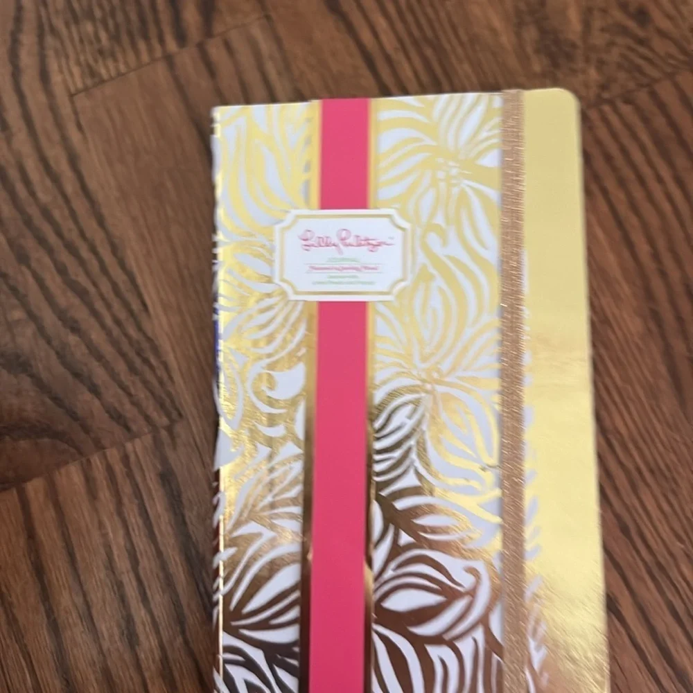 Lilly Pulitzer Swirling Floral Journal with lined sheets and pocket NWT